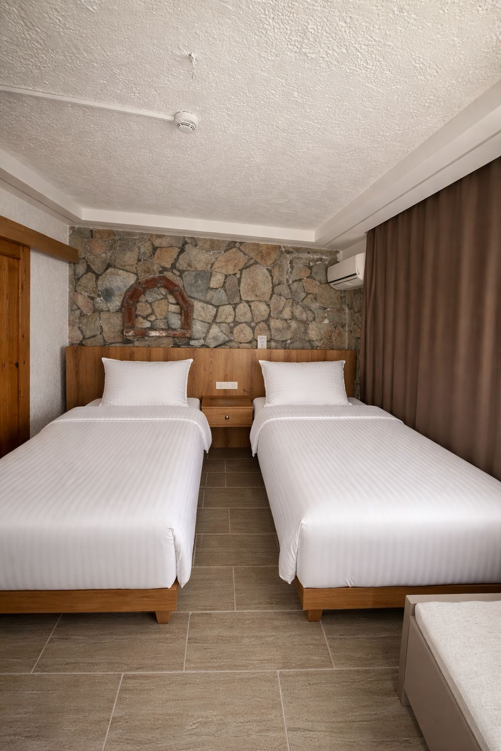 Standart Deniz Manzaralı İki Ayrı Yataklı Oda
